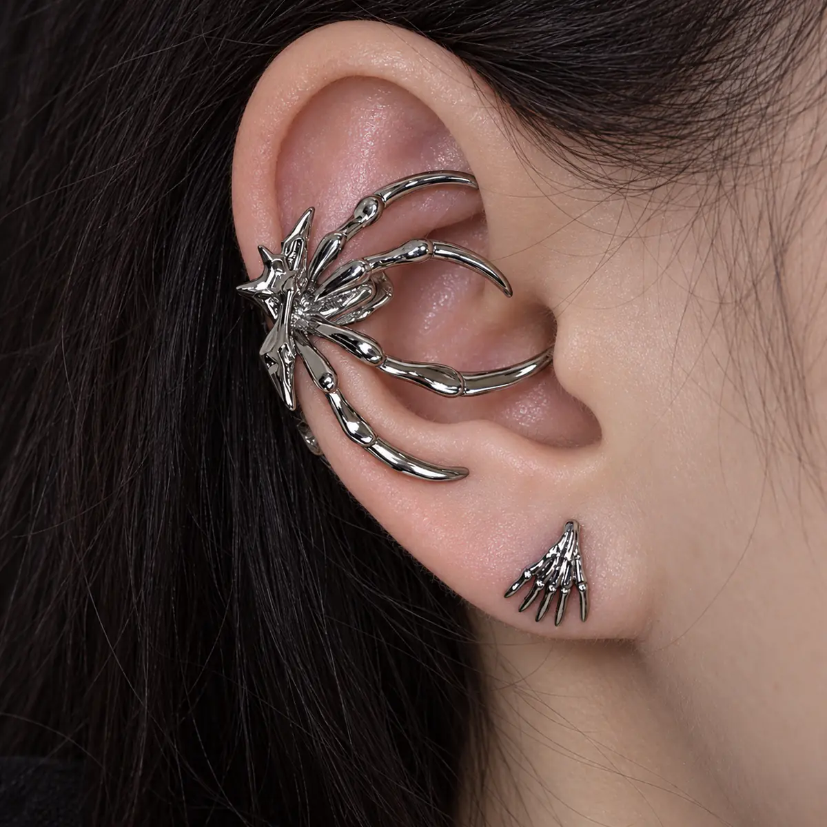 2Pcs Dark Spider & Demon Claw Ear Jewelry Set, No Piercing Ear Cuff & Cartilage Stud Earrings, Edgy Cool Minimalist Women's Earwear - wearing view